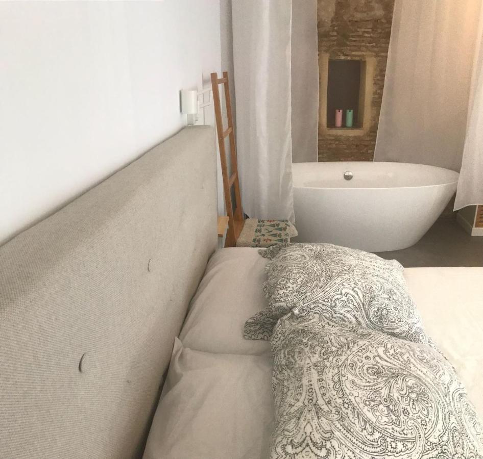 אלתיאה Suite Independiente De 45 M2 Con Banera En Pleno Casco Viejo מראה חיצוני תמונה